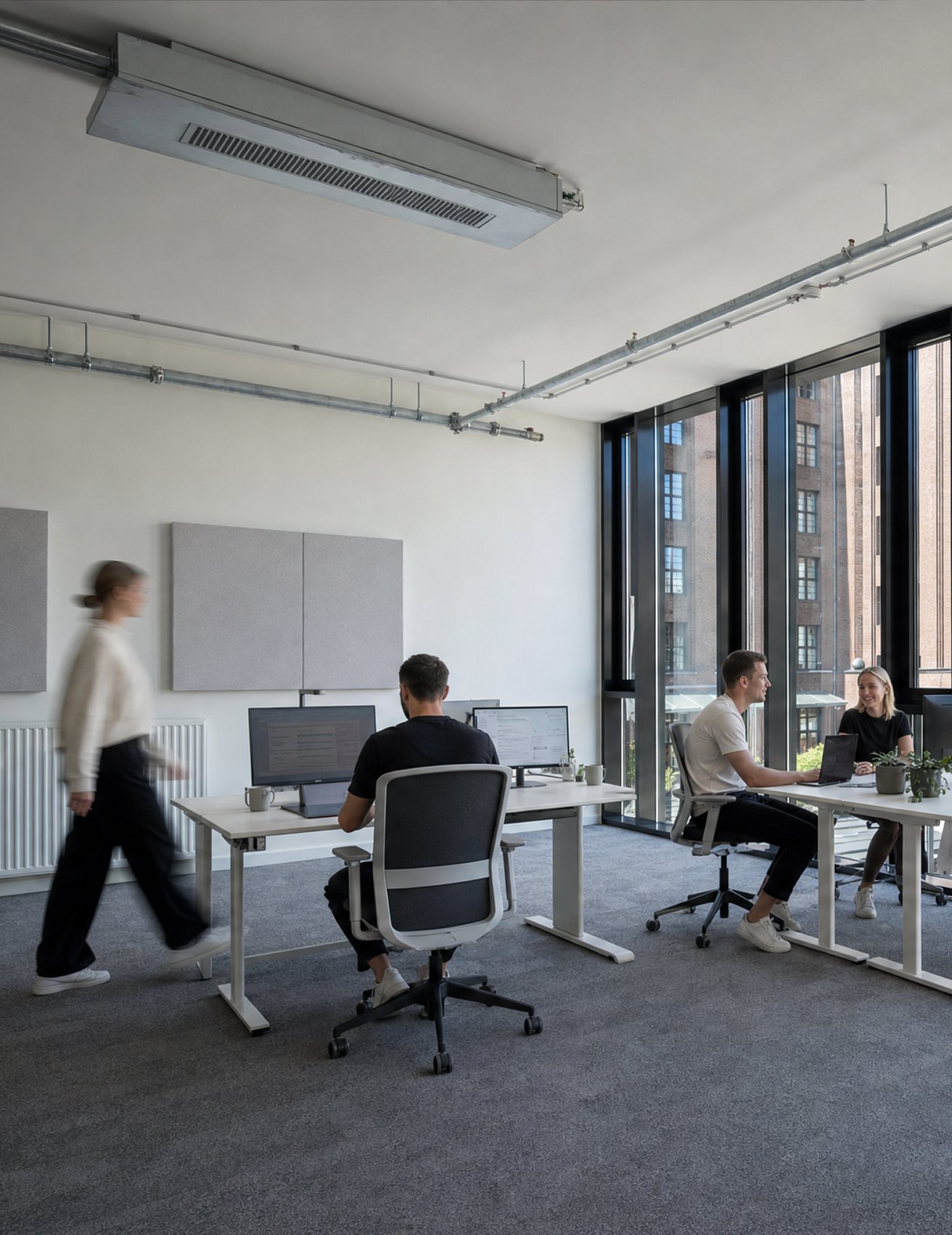 Moderner Büroraum im Neubau
